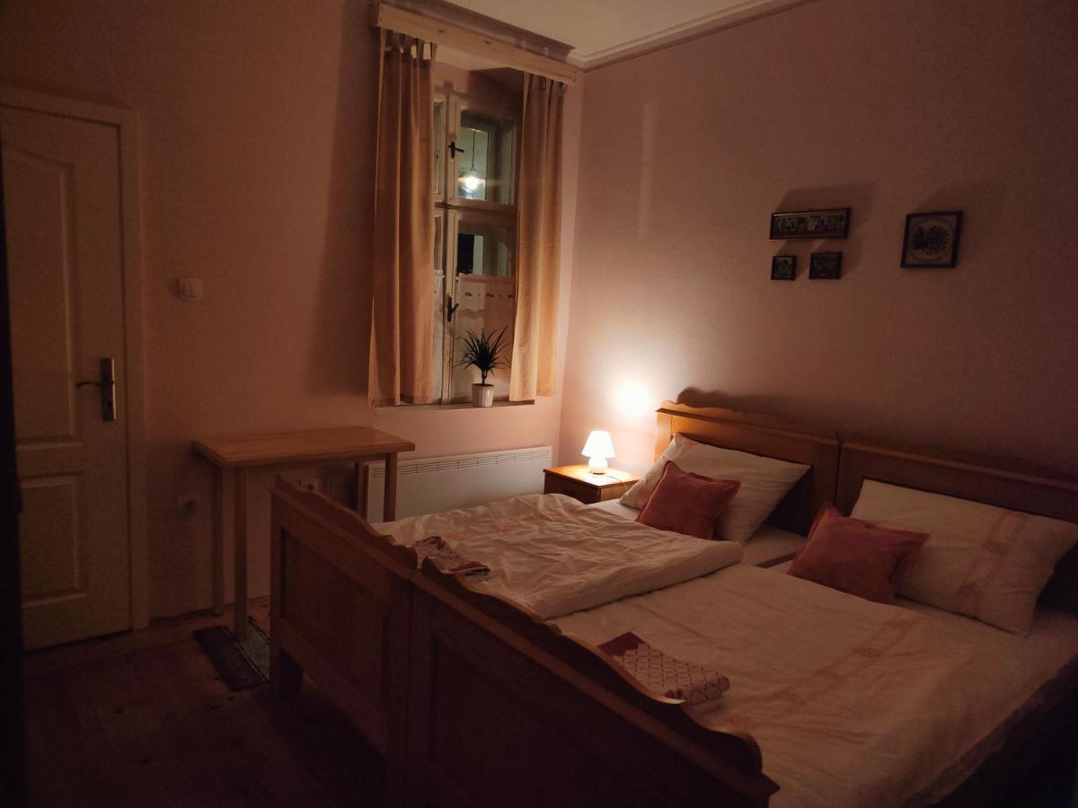 Bed and Breakfast Ethno&Coffee House Tulip à Glozan Extérieur photo