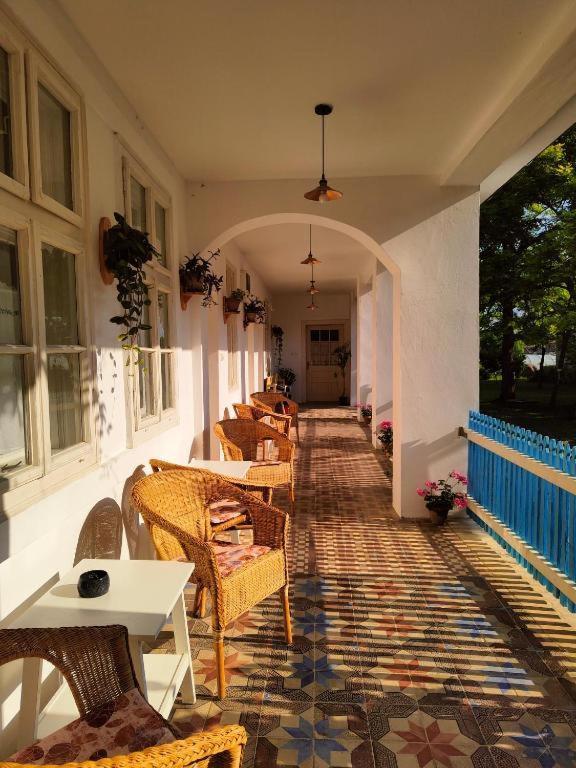 Bed and Breakfast Ethno&Coffee House Tulip à Glozan Extérieur photo