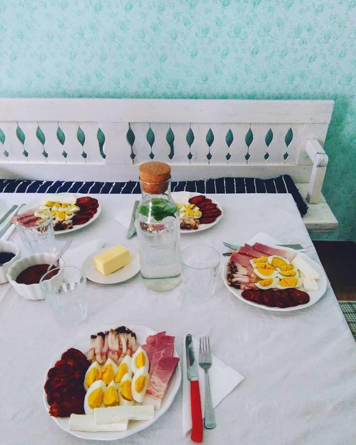Bed and Breakfast Ethno&Coffee House Tulip à Glozan Extérieur photo